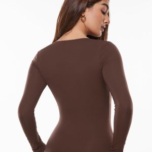 INLYRIC Women's Inbarely Soft Deep U Neck Double Lined Long Sleeve Tops Going Out Slim Fitted Trendy T-Shirts